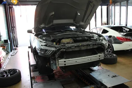 [포드 머스탱 GT 5.0] 프론트 범퍼 사고 수리 / 쉘비 GT 350R 버전 개조 프론트 범퍼 도색 장착 / 부산 기장군