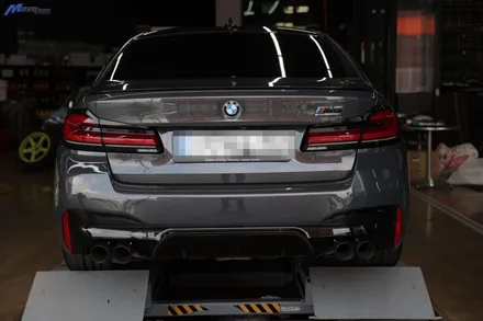 [BMW F90 M5 컴페티션] 3D 타입 카본 리어 디퓨져 + 컴페티션 타입 카본 스포일러 + 스플리터 + JSR퍼포먼스 카본 배기팁 + 카본 휀다 가니쉬 장착 무브모터스 / 부산 기장군