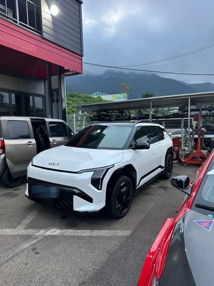 [기아 EV3 GT라인] 번웨이 오르간 페달 + 18인치 휠보레 장착 / 부산 기장군