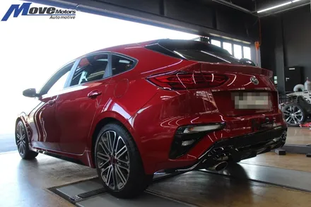 [기아 K3 GT 5도어 해치백 카본 스포일러 장착] 기아 K3 GT 튜닝샵/K3 에어로파츠/카본 윙 장착/K3 웨건 리어 스포일러/부산 국산차 수입차 카본튜닝 무브모터스 / 부산 기장군