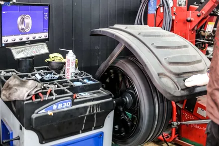 [BMW F30 330i] 부산 M퍼포먼스 풀카본 프론트립 디퓨져 장착 + 아우라에스 ARP 가변 듀얼배기 + BMW M4 컴페티션 19인치 휠 + PSM 카본 리어 스포일러 장착 / 부산 기장군