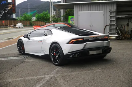 [람보르기니 우라칸 LP610 -4] 모튤 300V 5W40 엔진오일 교환 부산 슈퍼카 엔진오일 교환 부산 기장 무브모터스 / 부산 기장군