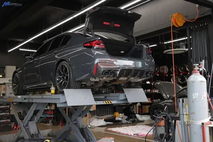 [BMW F90 M5 컴페티션] 3D 타입 카본 리어 디퓨져 + 컴페티션 타입 카본 스포일러 + 스플리터 + JSR퍼포먼스 카본 배기팁 + 카본 휀다 가니쉬 장착 무브모터스 / 부산 기장군