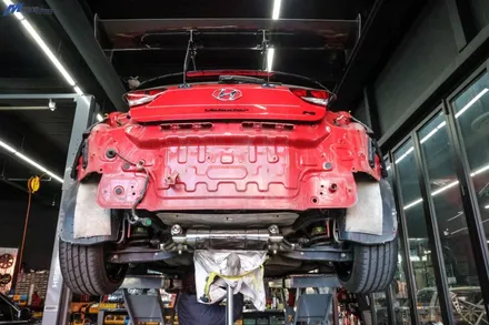 [현대 벨로스터JS 1.6T] 네오테크 인증 4P 브레이크 리어 확장 디스크 장착 + 워크 18인치 ZR10 휠 교체로 브레이크 성능 향상과 하체 드레스업 / 부산 기장군