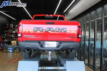 [닷지 램 RAM 1500 HEMI 헤미 5700CC 휠보레 장착]레드 색상/17인치/토요타이어/드레스업/휠기스방지/주차기스/휠보레 장착점/부산 울산 양산 김해 해운대 무브모터스 / 부산 기장군
