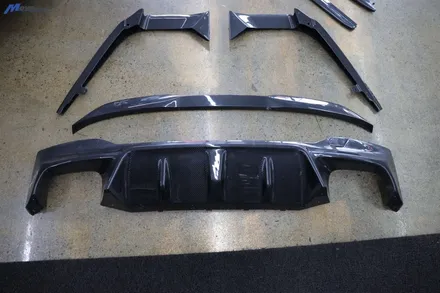 [BMW F90 M5 컴페티션] 3D 타입 카본 리어 디퓨져 + 컴페티션 타입 카본 스포일러 + 스플리터 + JSR퍼포먼스 카본 배기팁 + 카본 휀다 가니쉬 장착 무브모터스 / 부산 기장군