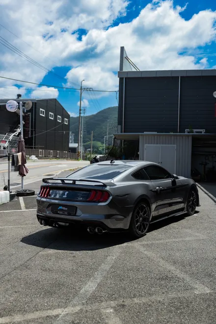 [포드 머스탱 2.3T 에코 부스트] 쉘비 GT500 스타일 바디킷 + 캘리퍼 도색 + 커스텀 가변 배기 / 포드 / 머스탱 / 부산 기장군