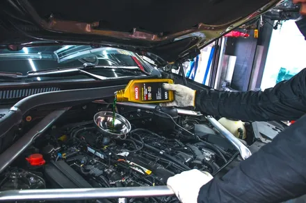 [BMW G06 X6] 몰리스 엔진오일 5W40 합성유 교환 부산 기장 수입차 엔진오일 교환 정비샵 무브모터스 / 부산 기장군