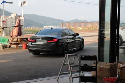 [BMW F90 M5 컴페티션] 3D 타입 카본 리어 디퓨져 + 컴페티션 타입 카본 스포일러 + 스플리터 + JSR퍼포먼스 카본 배기팁 + 카본 휀다 가니쉬 장착 무브모터스 / 부산 기장군