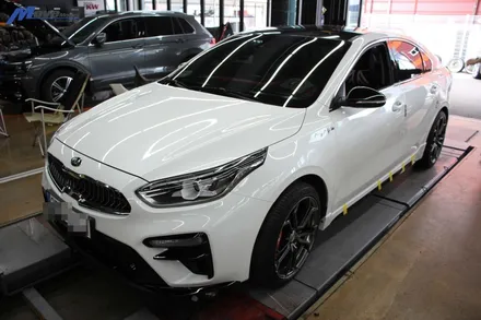 [기아 K3 세단] K3 GT 사이드 스커트 장착 / 부산 + 울산 + 양산 + 김해 자동차 바디킷 장착 K3 튜닝샵 무브모터스 / 부산 기장군