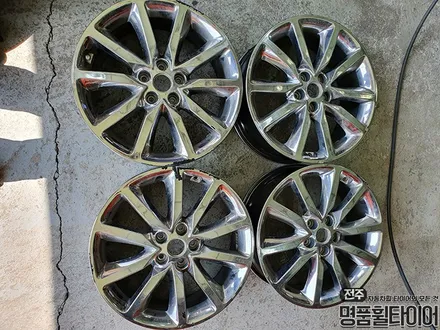 자동차휠긁힘 크롬 벗겨짐 복원: 올뉴 쏘렌토 UM 크롬 19인치 순정휠 (전주 광주 대전 휠복원 수리 휠교체 휠튜닝) / 전주시 덕진구