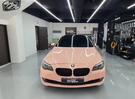 의정부랩핑 엠프로랩핑 BMW528I 핑크전체랩핑[MEXX 고광택 Seashell Pink] / 의정부시 민락동