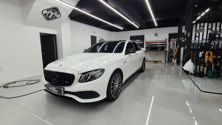 벤츠 E클래스AMG 전체크롬죽이기,루프스킨[의정부랩핑,양주랩핑,포천랩핑,남양주랩핑] / 의정부시 민락동
