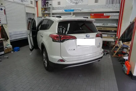 주차 감지 기능을 강화한 \