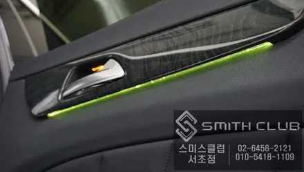 벤츠 CLS250d 순정엠비언트라이트보다 3배는 밝은 가변식 RGB 엠비언트라이트 튜닝과 벤츠 로고 도어램프로 화려하게 변신 / 서울 서초, 반포, 강남