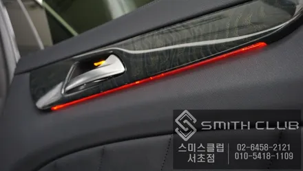 벤츠 CLS250d 순정엠비언트라이트보다 3배는 밝은 가변식 RGB 엠비언트라이트 튜닝과 벤츠 로고 도어램프로 화려하게 변신 / 서울 서초, 반포, 강남