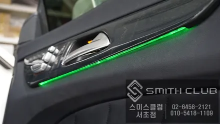 벤츠 CLS250d 순정엠비언트라이트보다 3배는 밝은 가변식 RGB 엠비언트라이트 튜닝과 벤츠 로고 도어램프로 화려하게 변신 / 서울 서초, 반포, 강남