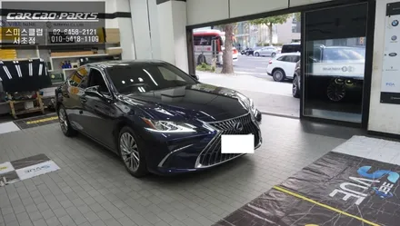 순정다운 일체감! 7세대 렉서스ES300h차량 고화질 연동되는 2D슈퍼뷰 어라운드뷰 제품과 무선워크인 편의옵션 장착. / 서초구 서초동