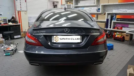벤츠 CLS 약한 엠비언트라이트를 밝고 화려하게 튜닝작업. 순정 엠비언트라이트보다 몇배는 밝아지는 엠비언트라이트. / 서울 서초, 반포, 강남