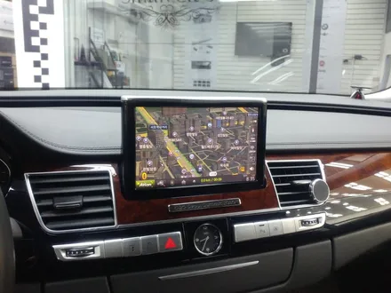 AUDI A8 차량에 최적화된 HDMI고화질 네비매립 \