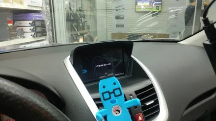 PEUGEOT207차량에 파인드라이브 iQ BLACK 3 아틀란3D맵 네비매립과 솔리드350 블랙박스 장착. / 서초구 서초동