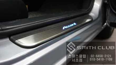어코드 전용 LED 도어스커프와 아이나비 차량용 보조배터리 아이볼트10A / 서울 서초, 반포, 강남