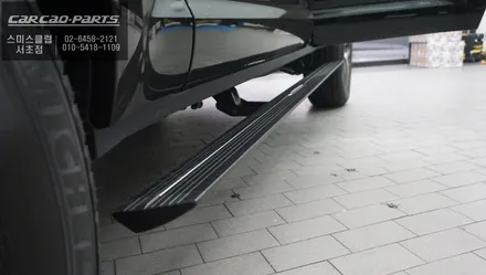 편리한 승,하차를 위한 랜드로버 디펜더 차량 튼튼한 관절적용! 전동사이드스텝 편의옵션 튜닝. / 서울 서초, 반포, 강남