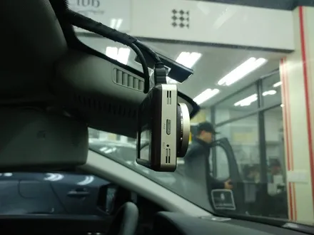 제3의 눈으로 내 차량을 안전하게 지켜주는 QHD고화질 아이나비퀀텀 CLS350D차량에 장착하기. / 서초구 서초동