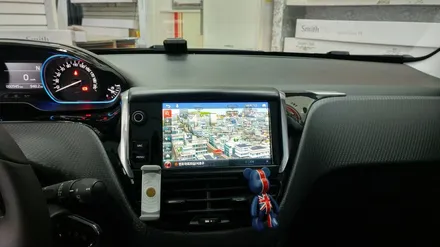 PEUGEOT 2008 스마트한 네비게이션 \