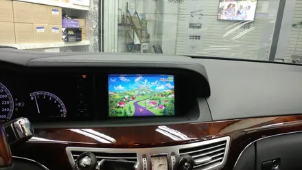 Benz S550차량에 아틀란3D맵이 탑재가 된 A클래스셋탑3 제품과 큐리어슬림 리어모니터 멀티미디어 구축!!! / 서초구 서초동