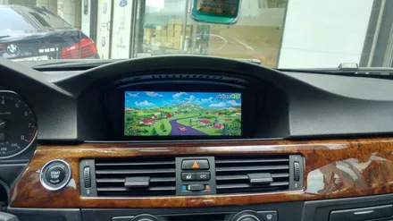 직수입 BMW328I차량에 빠른길을 안내해주는 아틀란3D맵이 탑재가 된 A클래스셋탑2 순정모니터 터치연동 구현. / 서초구 서초동