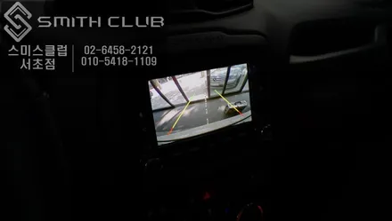 JEEP 레니게이드 순정모니터와 연동이 가능한 화질이 좋은 후방카메라 장착. / 서울 서초, 반포, 강남