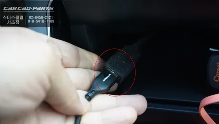 음성과 조그다이얼로 편리한 제어! 벤츠C200 스마트폰과 연동되는 카플레이 모듈 매립 시공. / 서울 서초, 반포, 강남