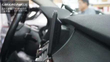 BMW X5차량 화질이 안좋은 순정 디스플레이 탈거 후 스마트폰처럼 사용할 수 있는 12.3인치 에스플레이 안드로이드 모니터 장착. / 서초구 서초동