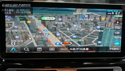 벤츠CLS350D차량 12.3인치 모니터 업그레이드 후 고화질 출력이 가능한 M2C-200A PLUS 매립. / 서울 서초, 반포, 강남