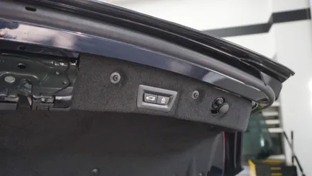 고급세단 BMW640D차량에 꼭 있어야 할 전동트렁크 편의옵션 시공. / 서울 서초, 반포, 강남
