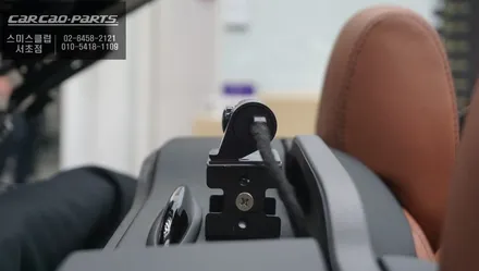 시야 방해를 최소화한 빌트인 스타일 아이나비QXD1블랙박스 벤츠C200컨버터블 차량에 장착. / 벤츠 / C-클래스 / 서울 서초구