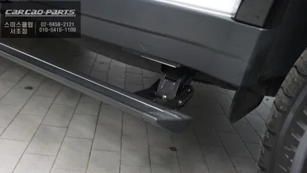 편리한 승,하차를 위한 랜드로버 디펜더 차량 튼튼한 관절적용! 전동사이드스텝 편의옵션 튜닝. / 서울 서초, 반포, 강남
