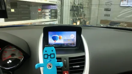 PEUGEOT207차량에 파인드라이브 iQ BLACK 3 아틀란3D맵 네비매립과 솔리드350 블랙박스 장착. / 서초구 서초동