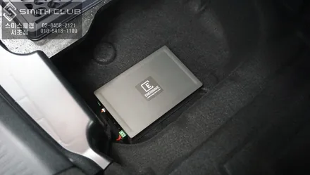 벤츠 E클래스에는 없는 부메스터 E300 차량에 하이클라스 전동트위터 작업으로 부메스터를 누리다.보조배터리와 블랙박스QXD3000까지 / 서울 서초, 반포, 강남