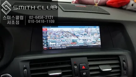 BMW X3차량에 다양한 멀티미디어 구현이 가능한 \