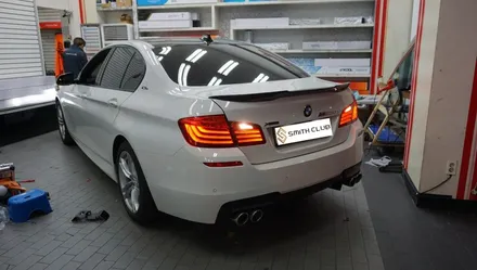 BMW 520d 측후방 충돌을 예방하는 측후방센서와  BMW전용 광각미러 작업으로 안전하게 주행하세요. / 서울 서초, 반포, 강남
