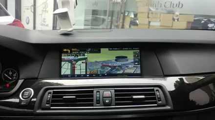 네비게이션 터치연동은 기본...순정HUD와 아틀란3D맵 연동이 가능한 N-LINK2 셋탑형 네비 BMW528I순정과 연동. / 서울 서초, 반포, 강남