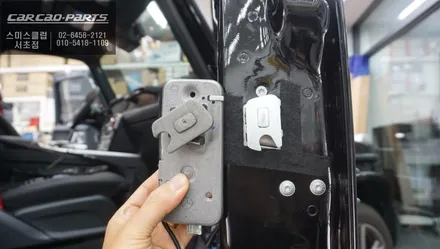 벤츠 지바겐 편리한 오토도어를 위한 키레스고 기능과 도어를 당겨주는 고스트도어 고급옵션 장착. / 서초구 서초동