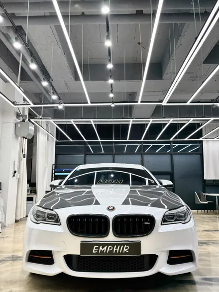 BMW M550d 랩핑 사고처리는 어떻게? 앞범퍼 랩핑 재시공. 보험수리 사고대차까지 김포랩핑 보험처리 / 경기 김포
