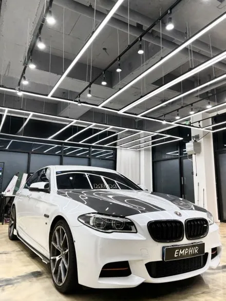 BMW M550d 랩핑 사고처리는 어떻게? 앞범퍼 랩핑 재시공. 보험수리 사고대차까지 김포랩핑 보험처리 / 경기 김포