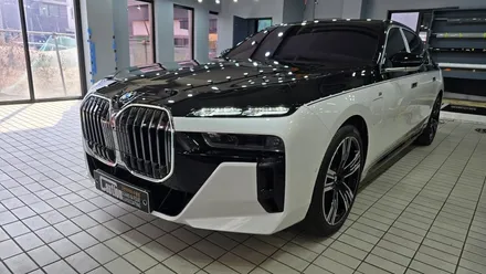 순정옵션 그대로! BMW 750e 고광택 듀오톤(투톤) 랩핑! / 수원시 영통구 하동