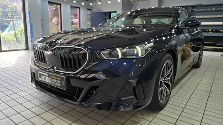 BMW 520i Mspt 아이코닉 글로우 키드닐그릴 크롬죽이기! / 수원시 영통구 하동