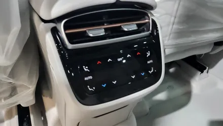 EQE SUV 실내 PPF로 지문자국, 스크래치로 부터 해방! / 수원시 영통구 하동