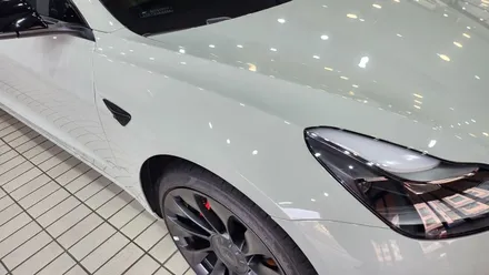 테슬라 모델3 고광택 탑폴리에 필름 전체랩핑으로 컬러 체인지! / 수원시 영통구 하동